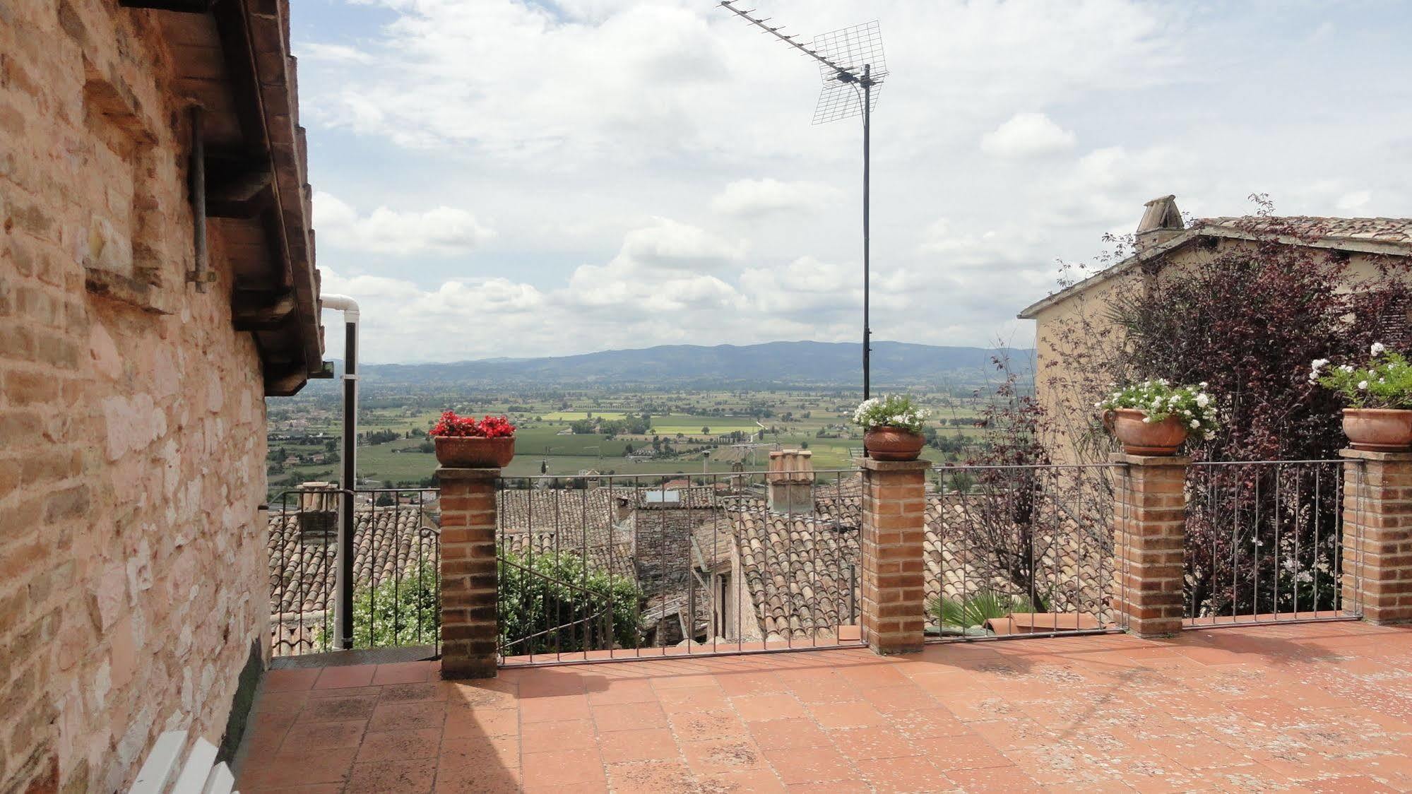 Aparthotel La Terrazza Di Spello Exterior foto